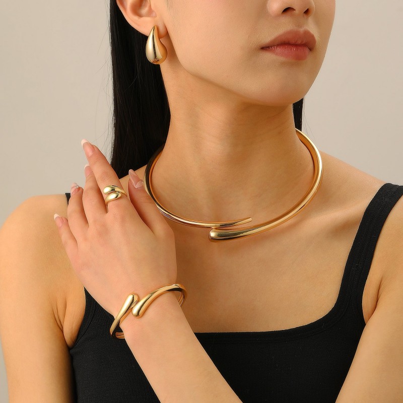 suit Golden Glow Irregular Bracelet